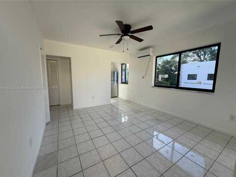 1037 SW 4th St, Miami, FL 33130