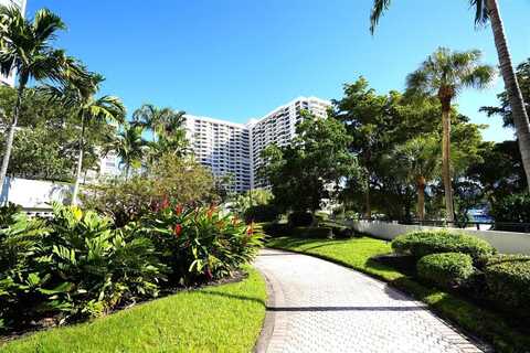 2500 Parkview, Hallandale Beach, FL 33009
