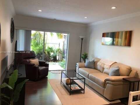 7900 Camino Cir, Miami, FL 33143