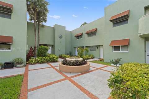 11041 NW 7th St, Miami, FL 33172