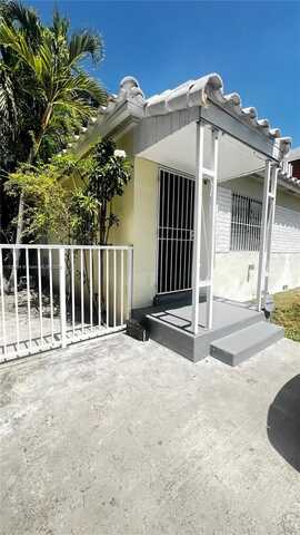 3031 New York St, Miami, FL 33133