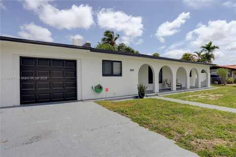 3517 NW 179th St, Miami Gardens, FL 33056