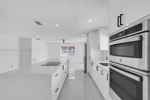 7441 NW 38th Ct, Lauderhill, FL 33319