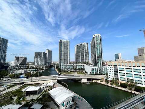 31 SE 5th St, Miami, FL 33131