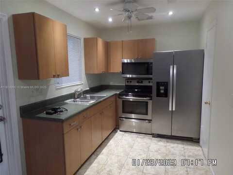 2222 Jackson St, Hollywood, FL 33020