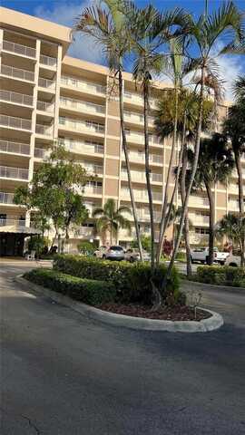 2671 S Course Dr, Pompano Beach, FL 33069