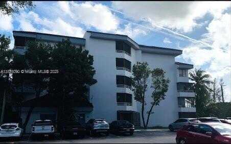 8305 SW 152nd Ave, Miami, FL 33193