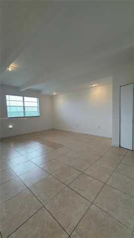 8950 NE 8th Ave, Miami, FL 33138