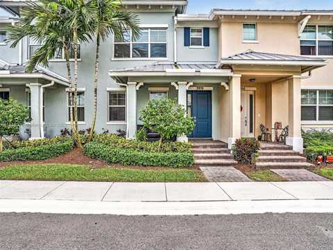 3976 Poinciana Ln, Hollywood, FL 33021