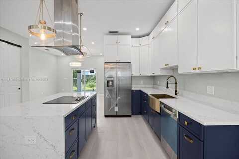 930 34th St, West Palm Beach, FL 33407