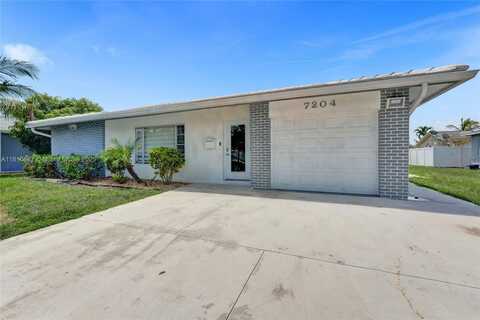 7204 NW 76th Dr, Tamarac, FL 33321