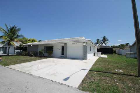 7204 NW 76th Dr, Tamarac, FL 33321