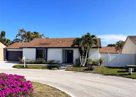 9554 Biscayne Park Ct, Boca Raton, FL 33428