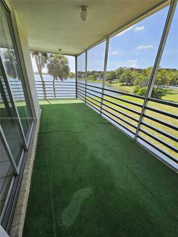 447 NE 195th St, Miami, FL 33179