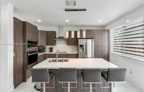 11437 NW 76th Ter, Doral, FL 33178