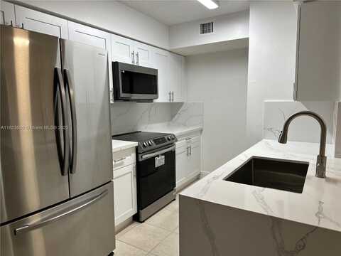 15221 SW 80th St, Miami, FL 33193