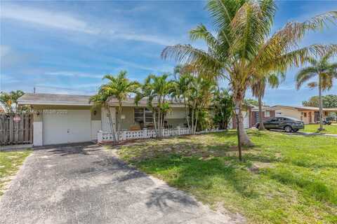 8851 NW 12th St, Pembroke Pines, FL 33024