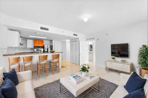 170 SE 14th St, Miami, FL 33131