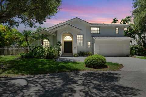 6670 SW 69th Ln, South Miami, FL 33143