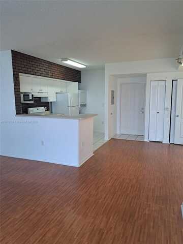 5077 NW 7th St, Miami, FL 33126