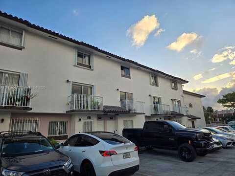 900 SW 104th Ct, Miami, FL 33174