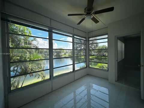 5003 NW 35th St, Lauderdale Lakes, FL 33319