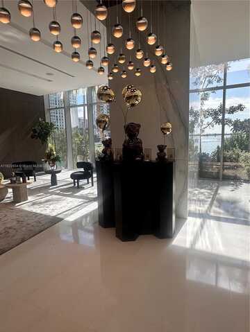 300 Biscayne Blvd way, Miami, FL 33131