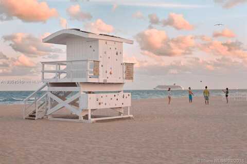 1390 Ocean Dr, Miami Beach, FL 33139