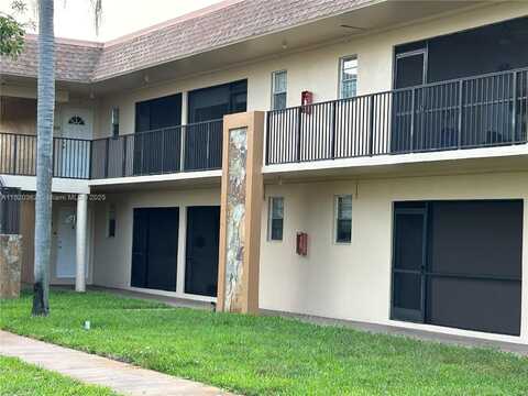 421 NE 1st St, Hallandale Beach, FL 33009