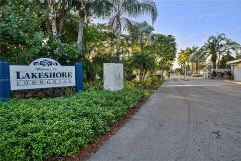 1042 Adams Ave, Homestead, FL 33034