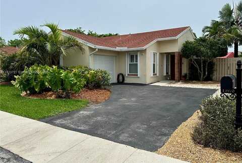 13970 Beechwood Ct, Davie, FL 33325
