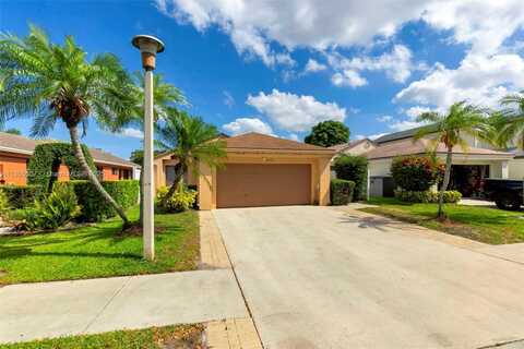 3831 NW 21st St, Coconut Creek, FL 33066