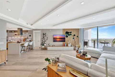 17111 Biscayne Blvd, North Miami Beach, FL 33160