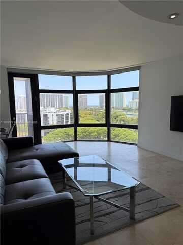 3375 N Country Club Dr, Aventura, FL 33180