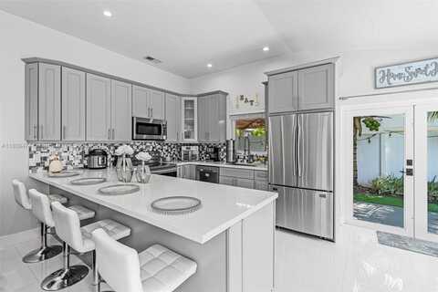 18273 NW 7th St, Pembroke Pines, FL 33029