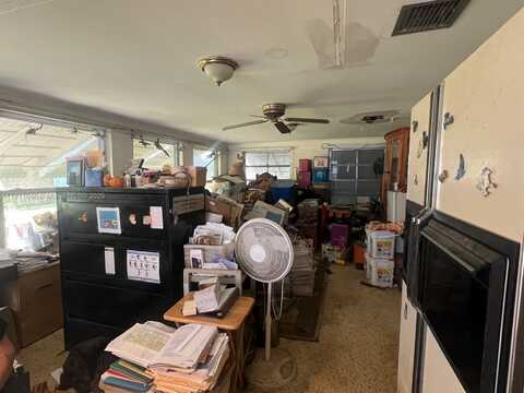 559 NW 2nd St, Florida City, FL 33034