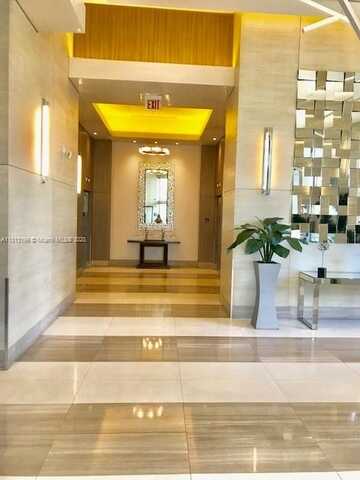 999 SW 1st Ave, Miami, FL 33130