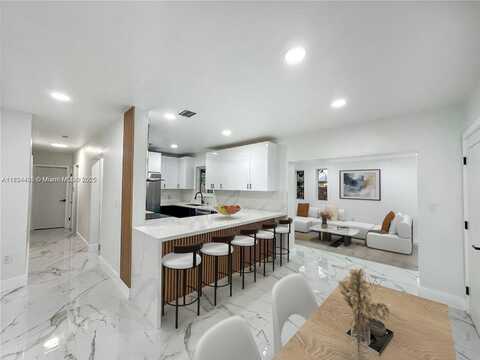 6900 SW 2nd St, Pembroke Pines, FL 33023