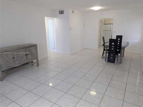 31 SE 2nd Ave, Hallandale Beach, FL 33009