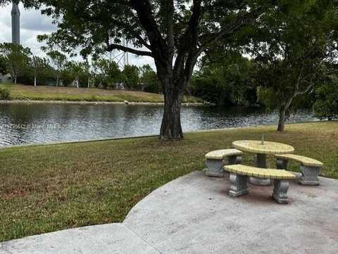 7206 NW 89th Ave, Tamarac, FL 33321