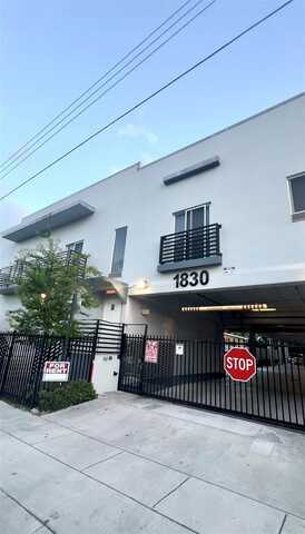 1830 NW 1st St, Miami, FL 33125