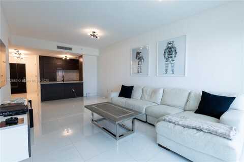 900 Biscayne Blvd, Miami, FL 33132