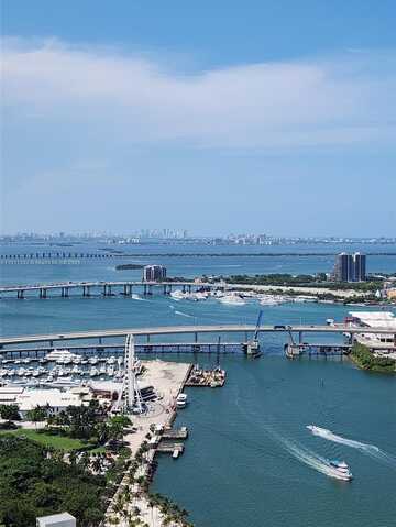 325 S Biscayne Blvd, Miami, FL 33131