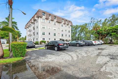 5911 NE 14th Ln, Fort Lauderdale, FL 33334