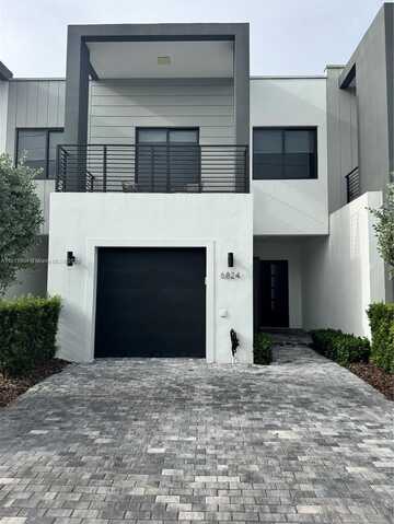 6824 SW 80th St, Miami, FL 33143