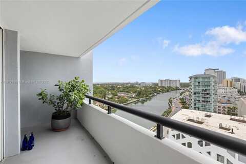 3200 Collins Ave, Miami Beach, FL 33140