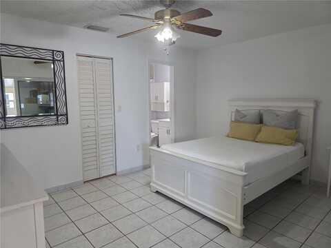 13226 NW 5th Ter, Miami, FL 33182