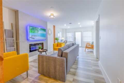 1762 NW 15th St, Miami, FL 33125