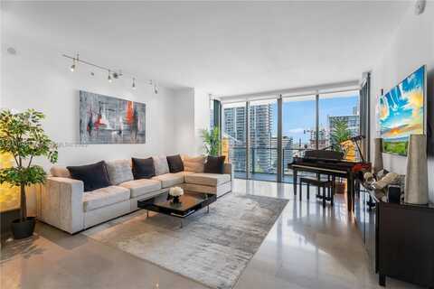 68 SE 6th St, Miami, FL 33131