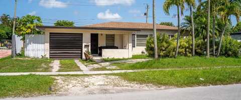 14321 Boggs Dr, Miami, FL 33176